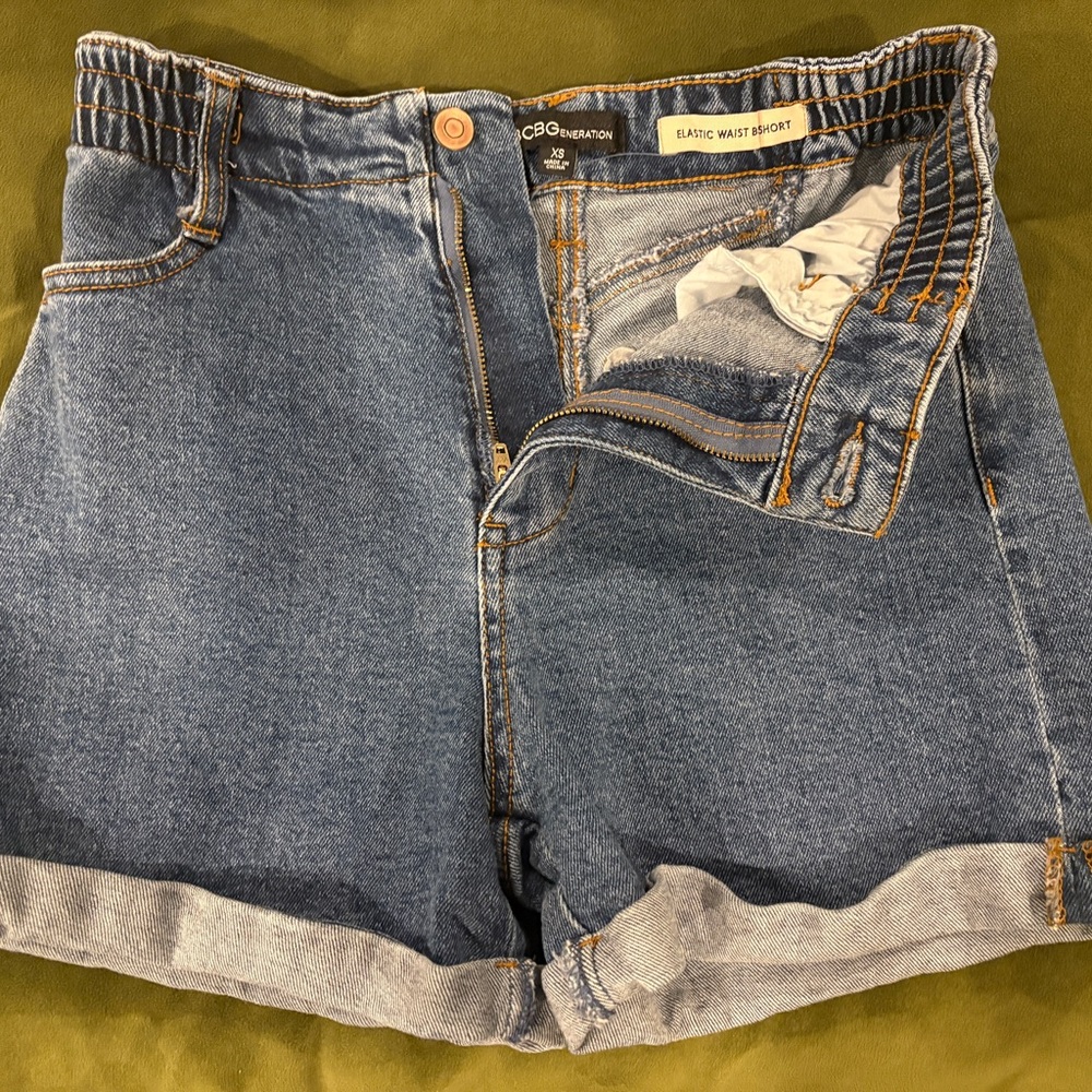 BCBGeneration shorts - Picture 3 of 3